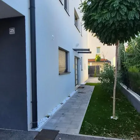 Divini Lägenhet Zadar